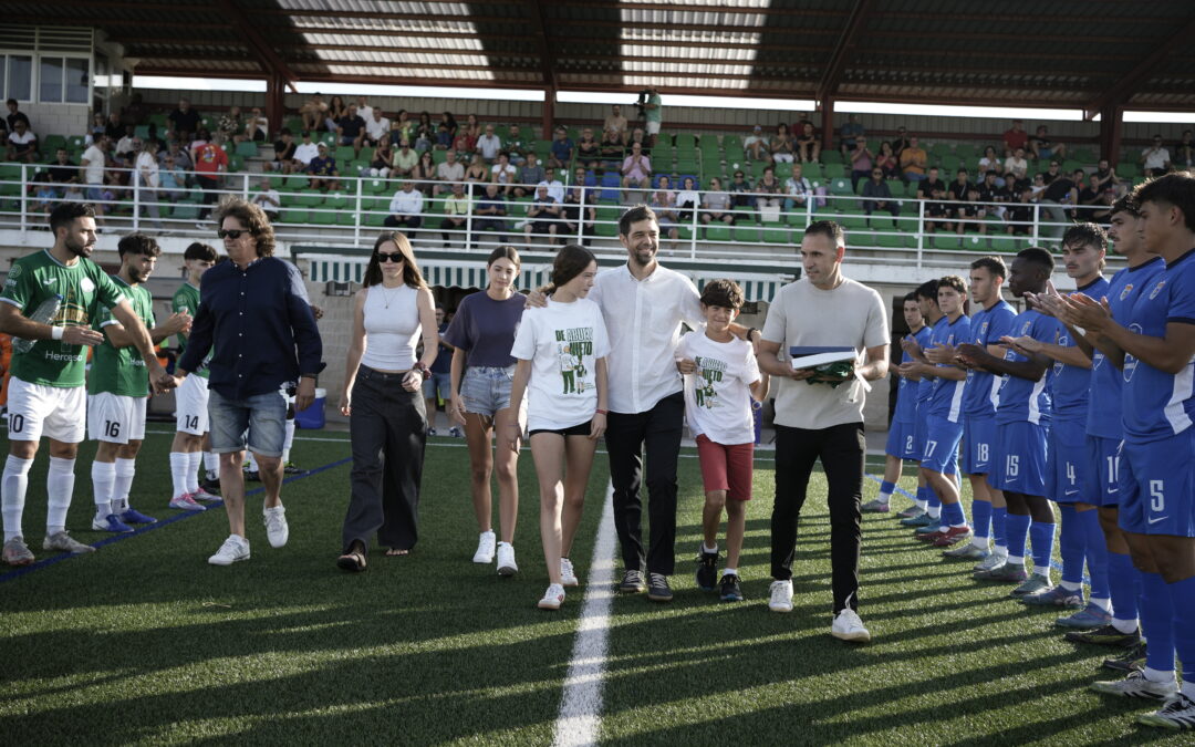 Emotivo homenaje a Santiago Pascual y su familia en La Solana